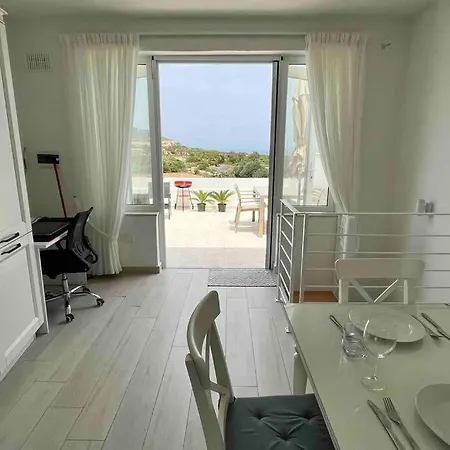 Apartman Brand New 3-level Sea View Near